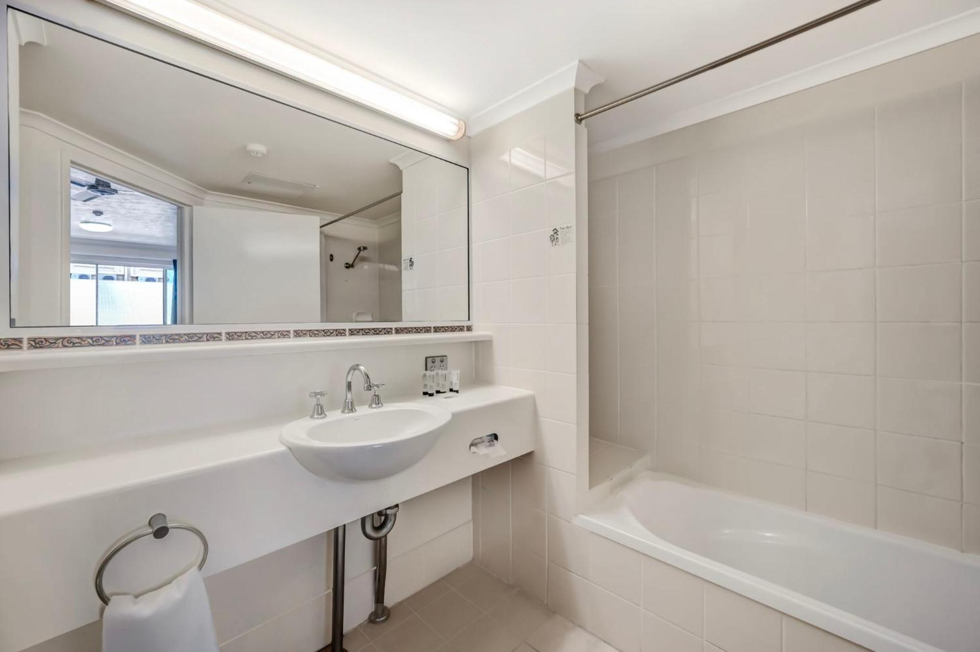 City Oasis Inn Townsville, Surestay Collection By BW Экстерьер фото